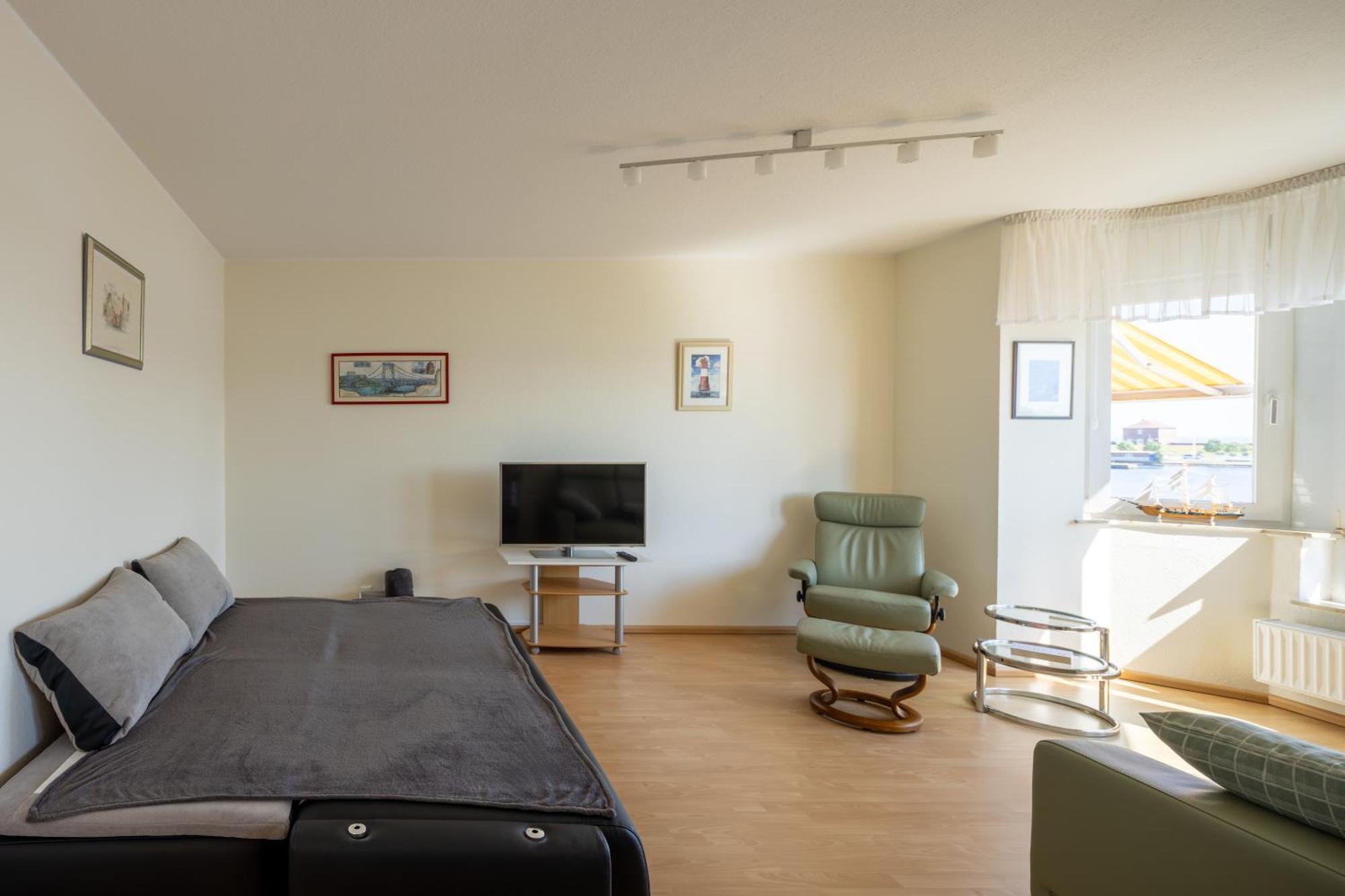 Gemuetliche Ferienwohnung Mit Meerblick Direkt Am Hafen Вільгельмсгафен Екстер'єр фото